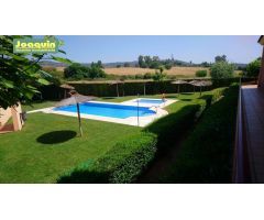 ESPECTACULAR  VIVIENDA CON PISCINA EN ZONA DE ALCOLEA.