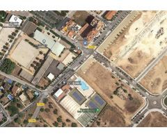 Parcela en zona escolar