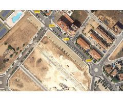 Parcela en zona escolar
