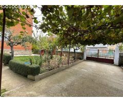 VENTA CASA CON TERRENO EN CUATROVIENTOS