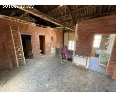 VENTA DE CASA CON PATIO EN SAN MIGUEL DE LAS DUEÑAS