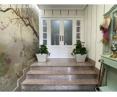 VENTA DE CASA CON PATIO EN EL BARRIO DE CUATROVIENTOS EN PONFERRADA