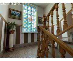 VENTA DE CASA CON PATIO EN EL BARRIO DE CUATROVIENTOS EN PONFERRADA