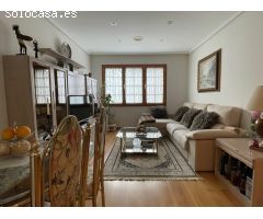 VENTA DE CASA CON PATIO EN EL BARRIO DE CUATROVIENTOS EN PONFERRADA