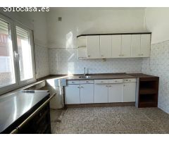 VENTA DE CASA CON PATIO EN MAGAZ DE ABAJO
