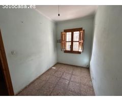 Casa de 3 plantas en Cuevas de San Marcos (Málaga)