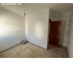 Casa de 3 plantas en Cuevas de San Marcos (Málaga)
