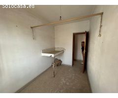 Casa de 3 plantas en Cuevas de San Marcos (Málaga)
