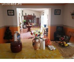 En venta una finca y vivienda en la diputación de Jarales.