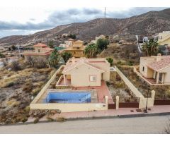 Villa en Venta en Huercal - Overa, Almería