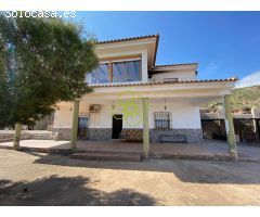 Villa en Venta en Zurgena, Almería