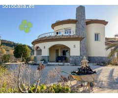 Villa en Venta en Cantoria, Almería