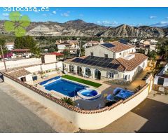 Villa en Venta en Arboleas, Almería