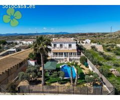 Villa en Venta en Albox, Almería