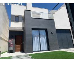 Villa de nueva promoción en Los Alcázares