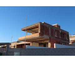 Se vende villa nueva. Precio 890,000