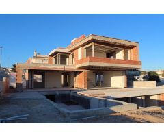 Se vende villa nueva. Precio 890,000