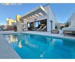 Sofisticada Villa especialmente diseñada para ti + con piscina y enorme solarium con vistas al mar