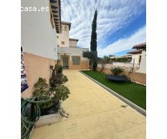 Precioso chalet independiente en venta en Lomas de Cabo Roig