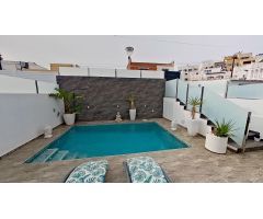 Vivienda exclusiva 3 habitaciones, 3 baños. Piscina, Jacuzzi y Solárium en San Miguel de Salinas