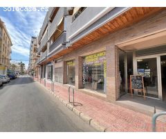 LOCAL PARA NEGOCIO! CON 264 M2. CON LICENCIA HOSTELERIA! CENTRO DE TORREVIEJA! PLAYA A 200 METROS.