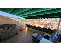ADOSADO EN ORIHUELA COSTA DE 3 PLANTAS. 2 DORM. 2 BAÑOS. 155 M2 DE CASA. PISCINA COMUNITARIA.