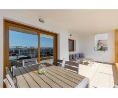 ESPECTACULAR APARTAMENTO CON LICENCIA TURISTICA. 3 DORM. 2 BAÑOS. GARAJE. PISCINA.