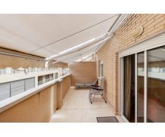 ATICO EN EL CENTRO DE TORREVIEJA. 110M2. GARAJE+TRASTERO. 3 DORM. 3 BAÑOS.