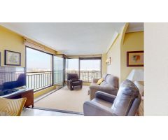 APARTAMENTO CON VISTAS AL MAR! PRIMERA LINEA. GARAJE+PISCINA. 100 M2. 3 DORM. 2 BAÑOS.