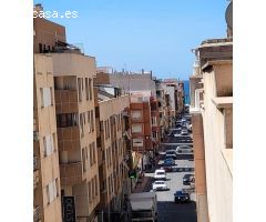 Ático céntrico, 3 dormitorios y 2 baños. Terraza de 22 m2