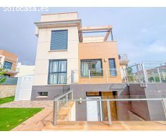 VILLA DE LUJO EN LA ZENIA. 5 DORM. 4 BAÑOS. PISCINA PRIVADA. PARCELA 410 M2.