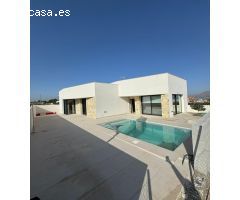 VILLA PAREADA EN BIGASTRO. 3 DORM. 2 BAÑOS. PISCINA PRIVADA. GARAJE.