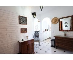 BUNGALOW PLANTA ALTA EN LOS FRUTALES. 3 DORM. 1 BAÑO. PLAYA A 300 METROS. PARCELA 83 M2.