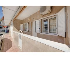 Piso Semireformado en Planta Baja - Torrevieja, Zona Acequion