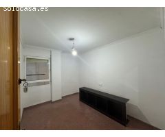 Amplio Apartamento en Los Montesinos - Oportunidad para Reformar