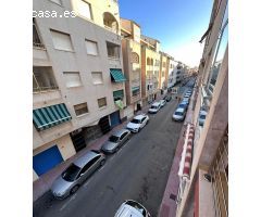 Apartamento en venta en Torrevieja en la Playa Del Cura con parking