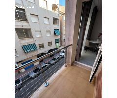 Apartamento en venta en Torrevieja en la Playa Del Cura con parking