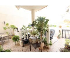 VILLA INDEPENDIENTE CON 122 M2 DE PARCELA. 82 M2 DE CASA. 2 DORM. 1 BAÑO. PISCINA COMUNITARIA.