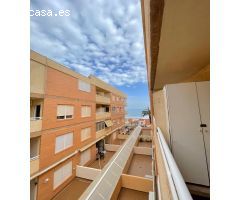 ¡Primera Linea! Apartamento con 2 dormitorios, 2 baños, garaje y trastero, 50 m. de la playa