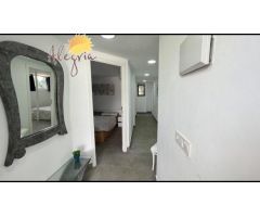 Espléndido Chalet en Rojales: 8 Dormitorios, Piscina Privada y Doble Oportunidad