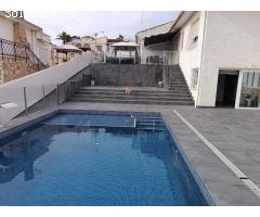 Chalet en Torrevieja: Confort y Estilo a Pocos Pasos de la Playa