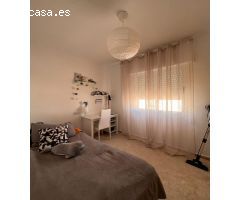 Atico-dúplex con solárium privado y piscina comunitaria en Calas Blancas, Torrevieja.