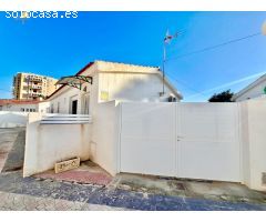 TRANQUILIDAD Y PRIVACIDAD: CHALET EN PARCELA DE 236M² CON PISCINA PRIVADA A 450m DE LA PLAYA
