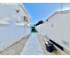 TRANQUILIDAD Y PRIVACIDAD: CHALET EN PARCELA DE 236M² CON PISCINA PRIVADA A 450m DE LA PLAYA