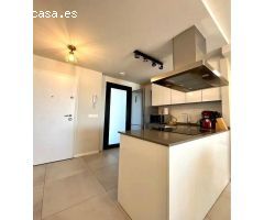 Bungalow planta alta, 2 dormitorios, 2 baños, gran solarium, piscina, parking, en Mil Palmeras