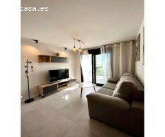 Bungalow planta alta, 2 dormitorios, 2 baños, gran solarium, piscina, parking, en Mil Palmeras