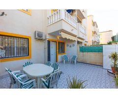 Acogedor Bungalow en Planta Baja con Jardín y Piscina Comunitaria en Torreblanca, Torrevieja