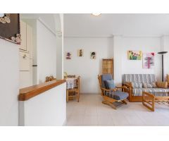 Acogedor Bungalow en Planta Baja con Jardín y Piscina Comunitaria en Torreblanca, Torrevieja