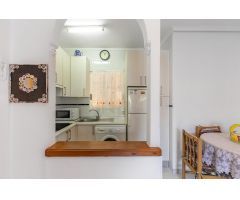 Acogedor Bungalow en Planta Baja con Jardín y Piscina Comunitaria en Torreblanca, Torrevieja