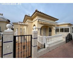 BUNGALOW ADOSADO SIN VECINOS ARRIBA EN RESIDENCIAL DAVINCI, TORREVIEJA.
